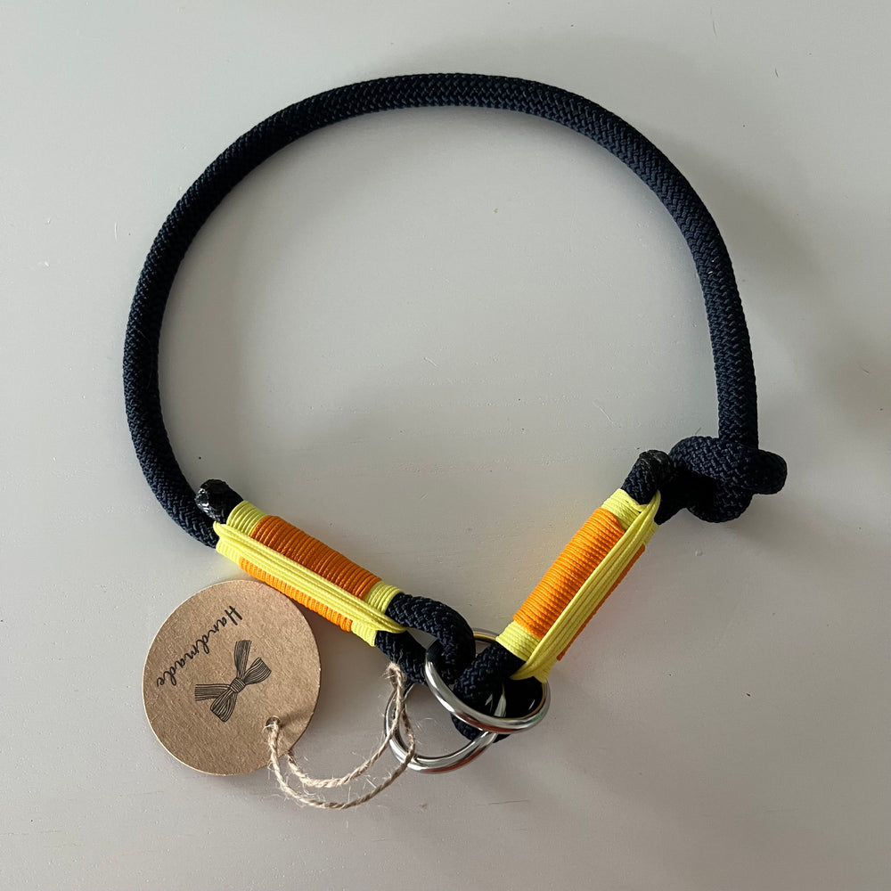 Wunderschönes Set Retriever Halsband und Leine, tiefseeblau,  Muster gelb, orange Gr.L Einzelstück